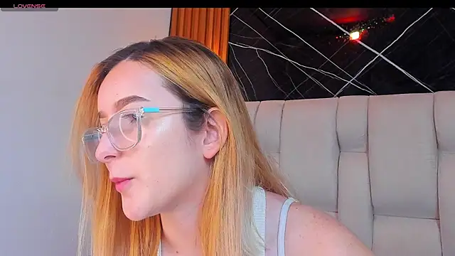 kristal joi dl online show from November 2025 12:30:01 PM