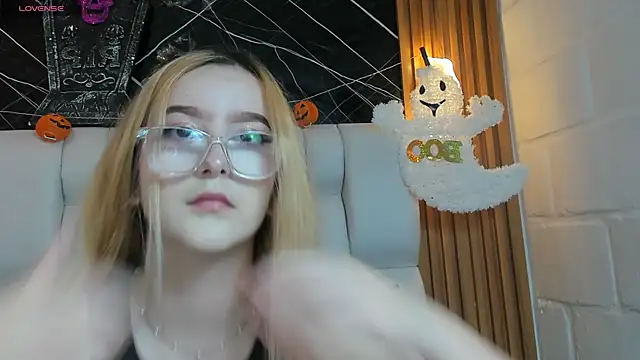 kristal joi dl online show from November 2025 02:33:01 PM