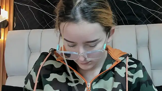 kristal joi dl online show from November 2025 12:16:01 PM