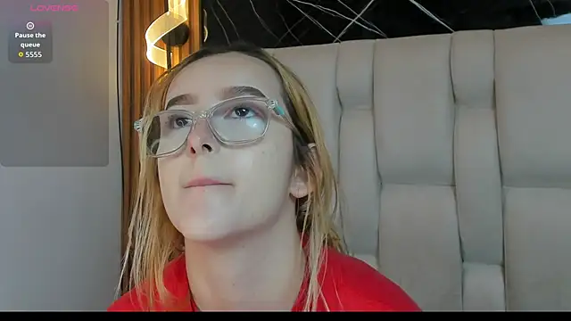 kristal joi dl online show from November 2025 01:26:01 PM