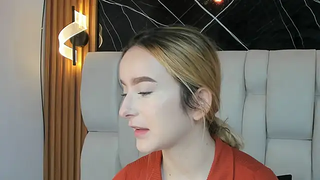 kristal joi dl online show from December 2025 01:01:02 PM