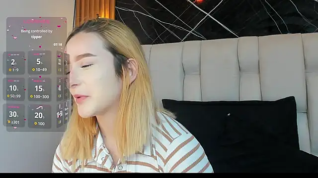 kristal joi dl online show from November 2025 12:21:02 PM