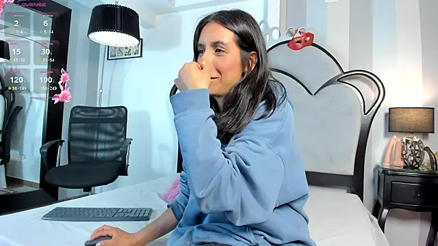 MiaAmore  online show from July 2026 06:15:01 PM