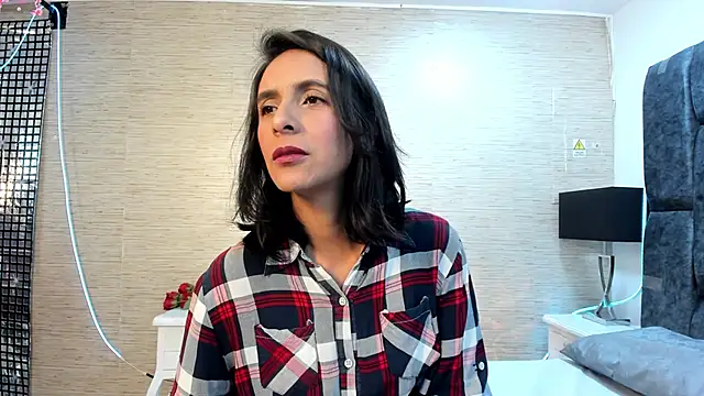 MiaAmore  online show from November 2025 08:46:01 PM