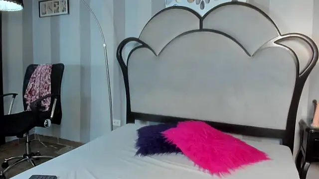 MiaAmore  online show from February 2026 07:32:02 PM