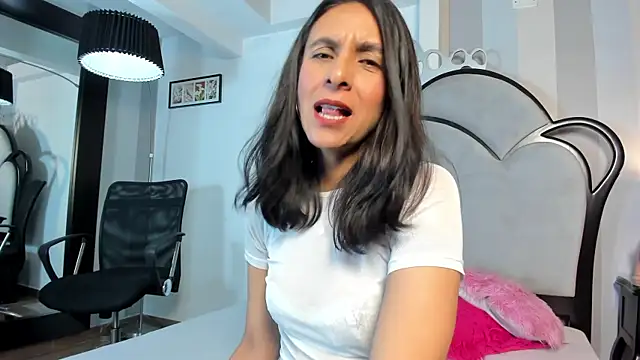 MiaAmore  online show from June 2026 04:46:02 PM