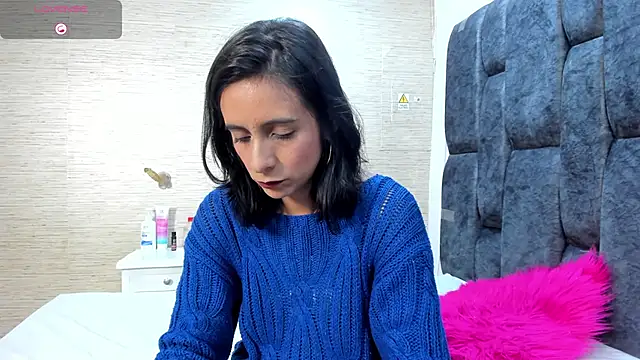 MiaAmore  online show from December 2025 08:50:01 PM