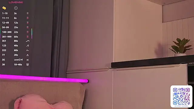 Snapshot of FrankForss chatting on October 2025 04:03:01 AM FrankForss online show from October 2025 04:03:01 AM