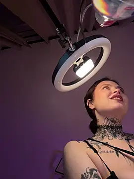 Mariiiiiway online show from November 2025 07:52:02 PM