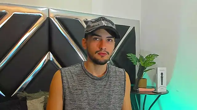 AlekRuizx online show from September 2025 03:56:01 AM