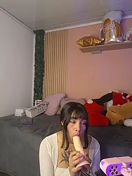 Mia zafir online show from October 2025 07:37:01 PM