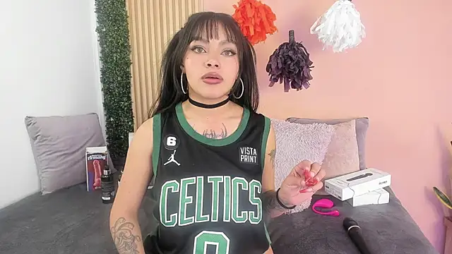 Mia zafir online show from October 2025 02:56:01 AM