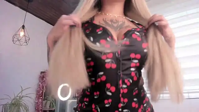 Mia zafir online show from April 2026 08:29:02 PM