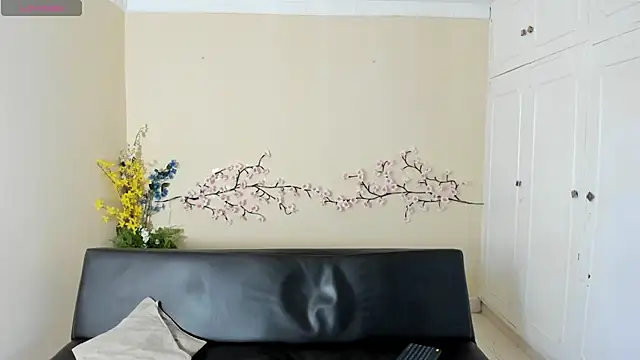 Snapshot of zarek_lux chatting on June 2026 03:18:01 PM zarek lux online show from June 2026 03:18:01 PM