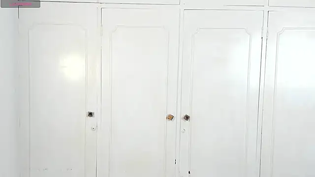 zarek lux online show from January 2026 01:37:02 PM