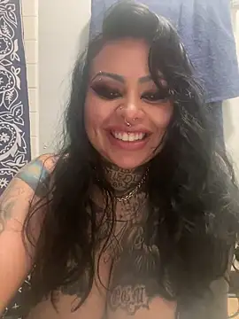 chicanachic13 online show from April 2026 03:02:01 AM