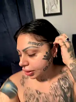 chicanachic13 online show from October 2025 04:39:01 AM