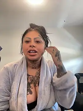 chicanachic13 online show from September 2025 10:37:02 PM
