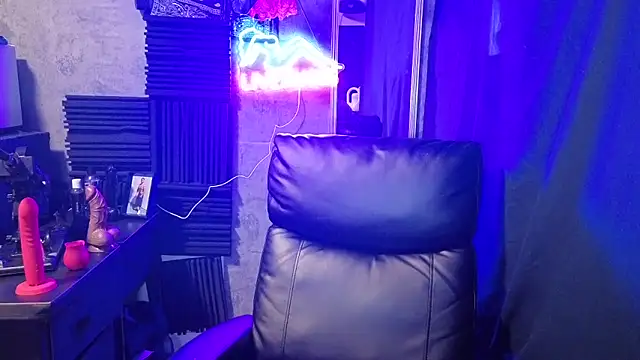 chicanachic13 online show from December 2025 11:10:01 PM