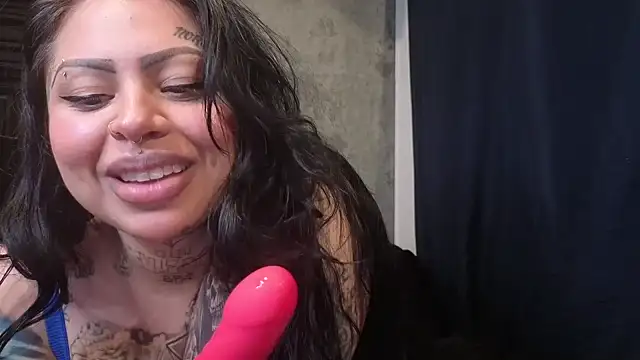 chicanachic13 online show from November 2025 09:32:01 AM