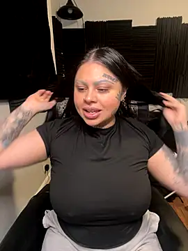 chicanachic13 online show from October 2025 05:28:02 AM