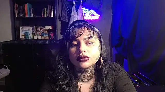 chicanachic13 online show from March 2026 06:07:01 AM