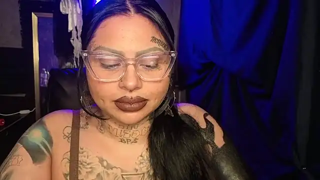 chicanachic13 online show from February 2026 08:12:02 AM