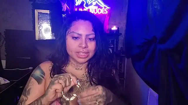 chicanachic13 online show from February 2026 10:20:01 PM