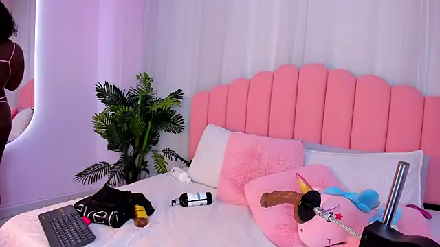 lia queen18 online show from September 2025 11:24:01 AM