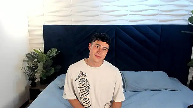 AustinJones  online show from March 2026 07:39:01 PM