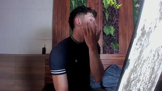 AustinJones  online show from December 2025 06:53:01 PM