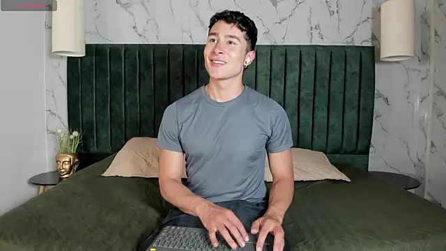 AustinJones  online show from January 2026 09:18:01 PM