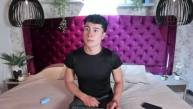 AustinJones  online show from February 2026 08:28:01 PM