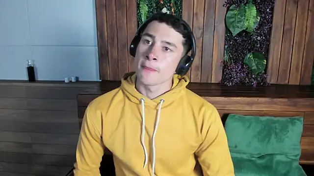 Snapshot of AustinJones_ chatting on May 2026 05:11:02 PM AustinJones online show from May 2026 05:11:02 PM