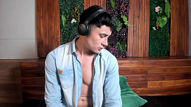 AustinJones  online show from February 2026 06:38:02 PM