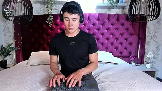 AustinJones  online show from February 2026 07:55:01 PM