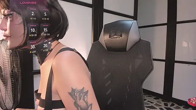 MistressMariam  online show from November 2025 08:25:01 PM