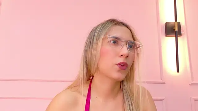 MaddieTease online show from November 2025 01:00:02 PM