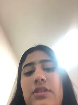 Miia Parker online show from November 2025 01:11:02 PM