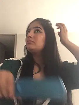 Miia Parker online show from November 2025 12:42:02 PM