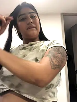 Miia Parker online show from November 2025 12:49:01 PM