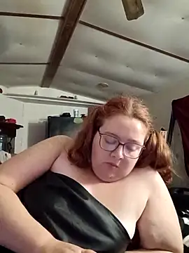 XEmoxkittyx online show from February 2026 05:19:01 AM