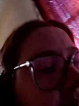 XEmoxkittyx online show from February 2026 07:00:01 PM