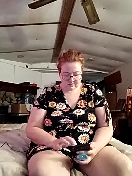 XEmoxkittyx online show from February 2026 06:27:02 PM