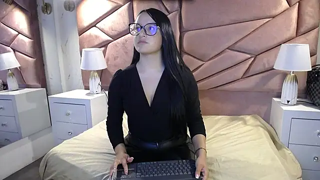 Snapshot of Megan_blue5 chatting on October 2025 06:52:01 PM Megan blue5 online show from October 2025 06:52:01 PM