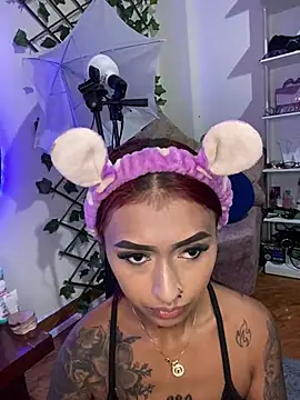 Snapshot of Dirty_isabella18 chatting on July 2026 06:49:01 PM Dirty isabella18 online show from July 2026 06:49:01 PM