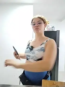 SirenRouge 69 online show from April 2026 08:25:02 PM