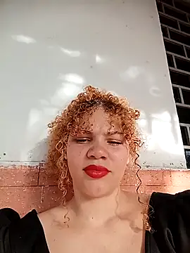 Snapshot of SirenRouge_69 chatting on September 2025 09:27:01 PM SirenRouge 69 online show from September 2025 09:27:01 PM