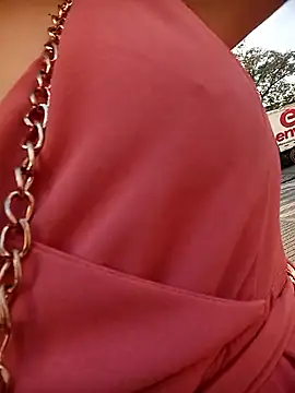 Snapshot of SirenRouge_69 chatting on November 2025 09:18:02 PM SirenRouge 69 online show from November 2025 09:18:02 PM