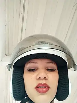 Snapshot of SirenRouge_69 chatting on December 2025 08:21:01 PM SirenRouge 69 online show from December 2025 08:21:01 PM